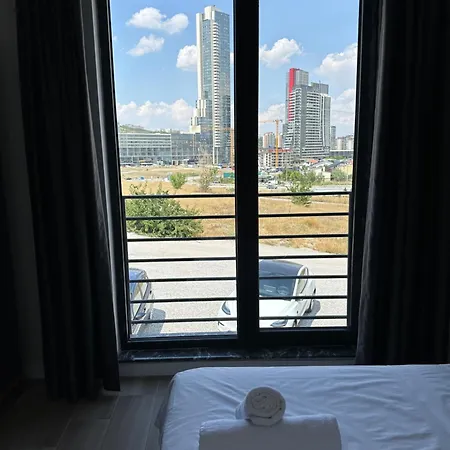 Deluna Yasamkent * Ankara